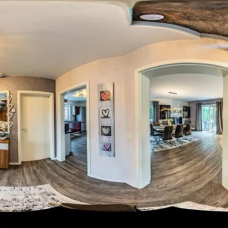 Leeloo S Sunlight Holiday home *